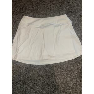 Tavi active skort all white size M